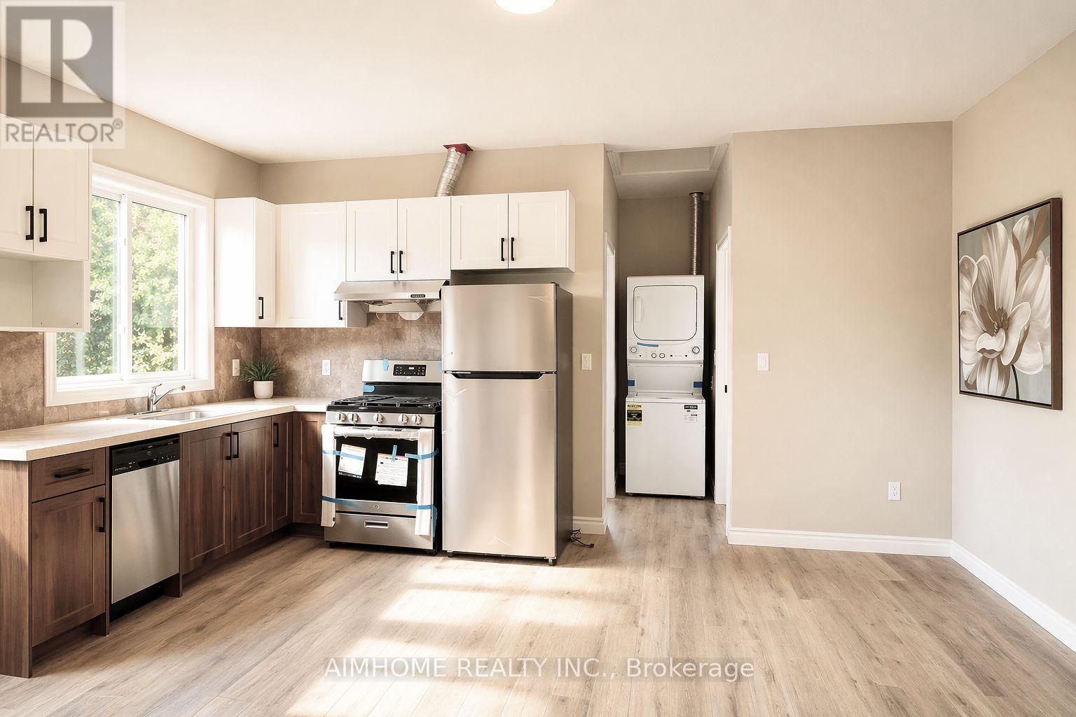3 - 15 Waddington Crescent, Toronto, Ontario  M2J 2Z9 - Photo 5 - C12998310