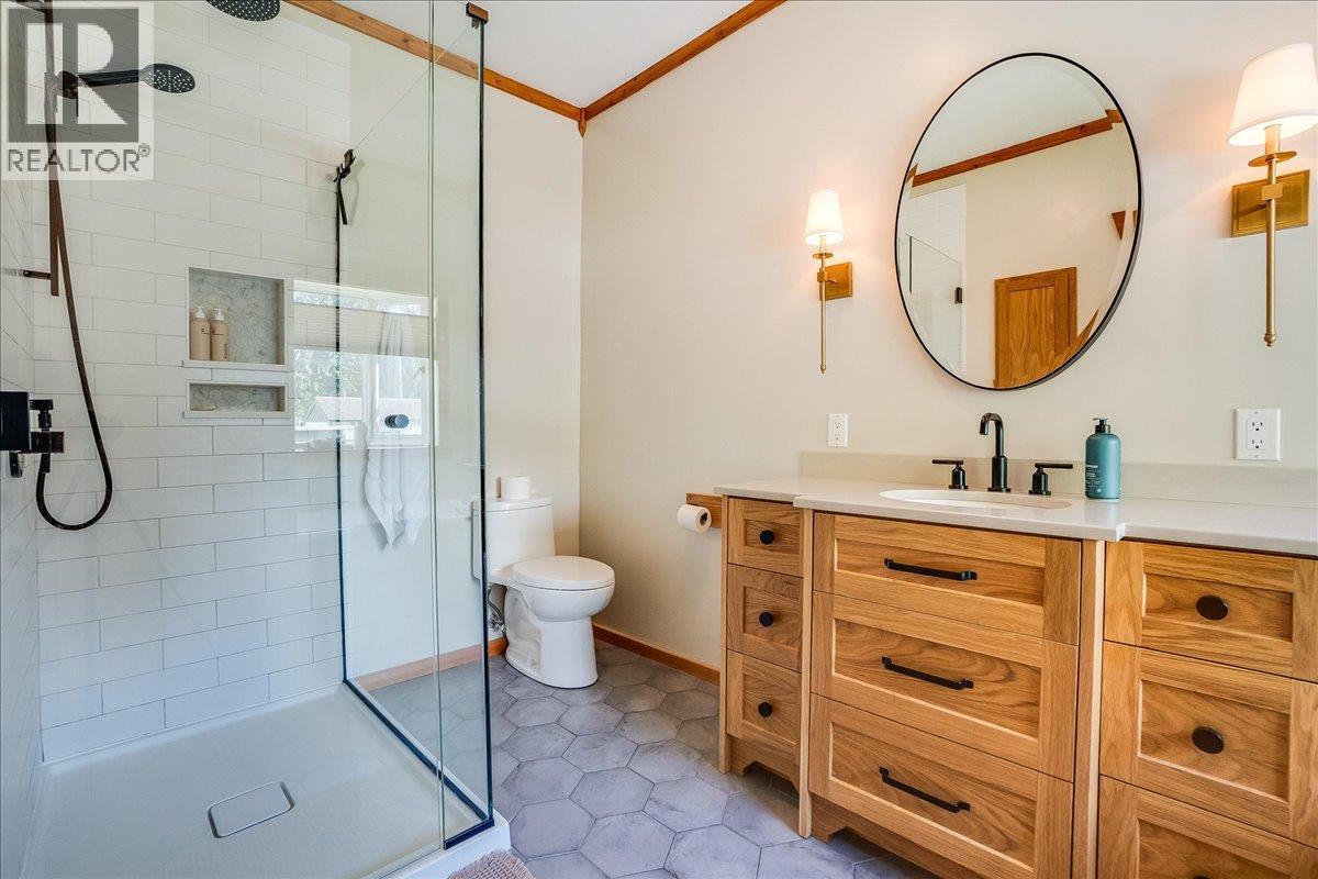 233 D Avenue, Kaslo, British Columbia  V0G 1M0 - Photo 18 - 10390154