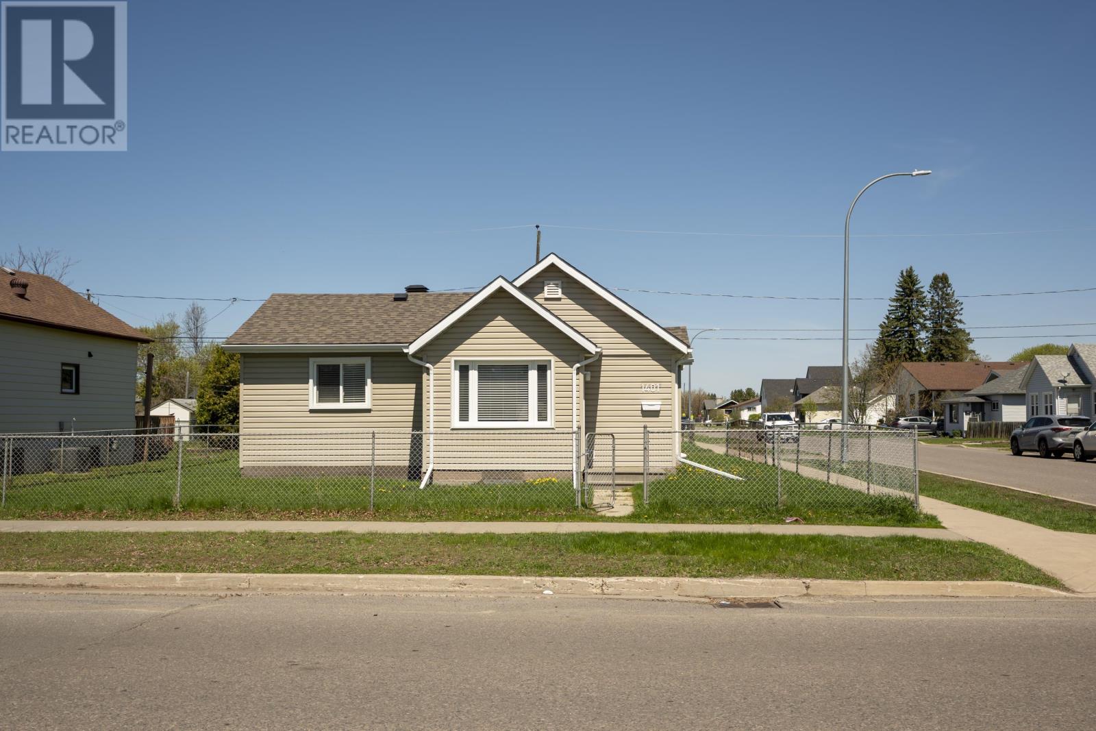 1401 FREDERICA ST W, THUNDER BAY, Ontario