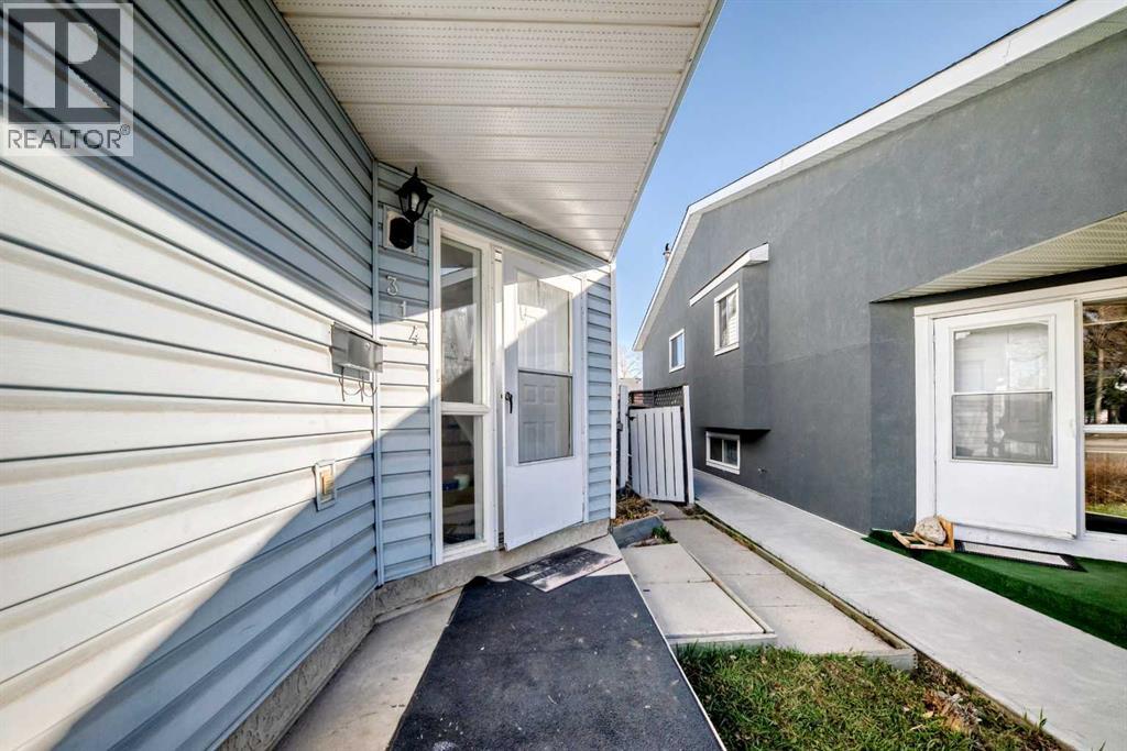314 Castleridge Drive Ne, Calgary, Alberta  T3J 3C4 - Photo 2 - A2307686