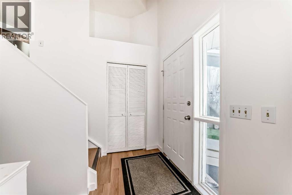 314 Castleridge Drive Ne, Calgary, Alberta  T3J 3C4 - Photo 3 - A2307686