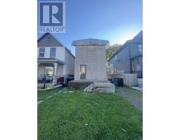 525 McIntosh ST, Thunder Bay, Ontario