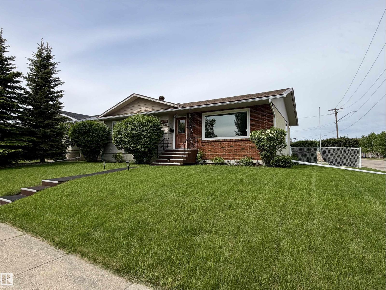 5428 49a St, Drayton Valley, Alberta  T7A 1A3 - Photo 2 - E4492561