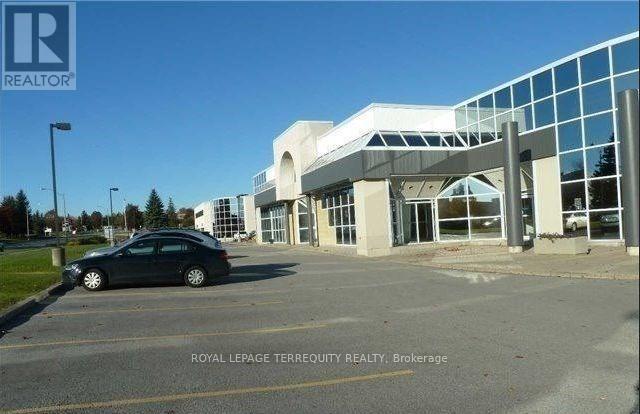 9 - 60 Granton Drive, Richmond Hill, Ontario  L4B 2N6 - Photo 2 - N12672814