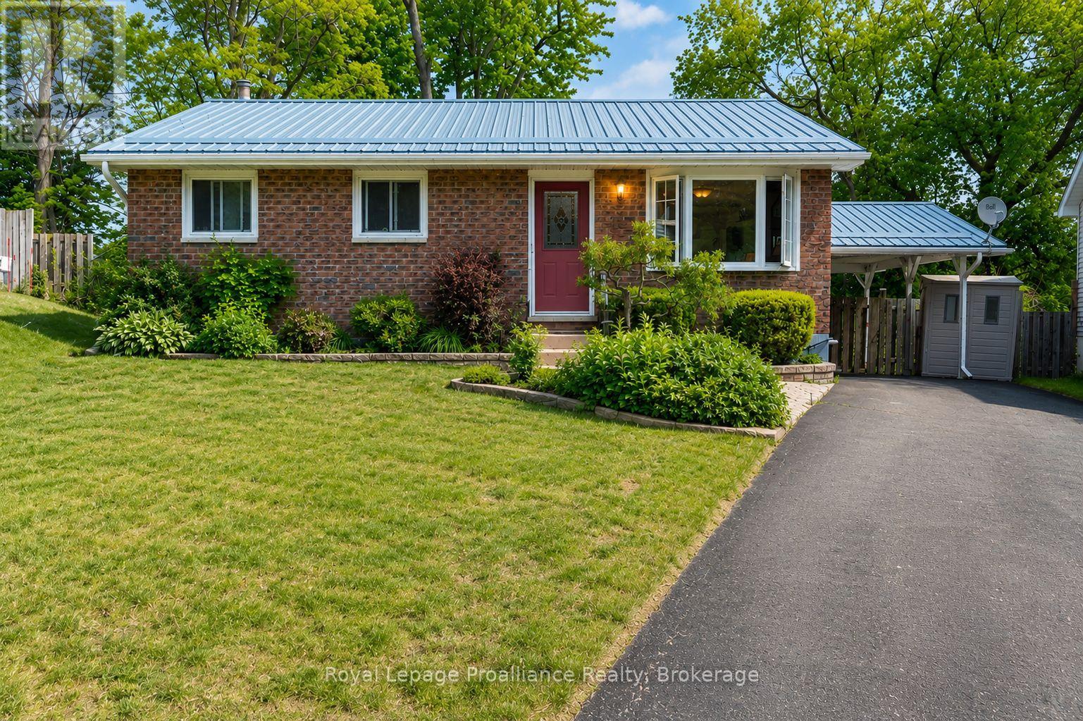 14 ALLORE AVENUE, Quinte West, Ontario
