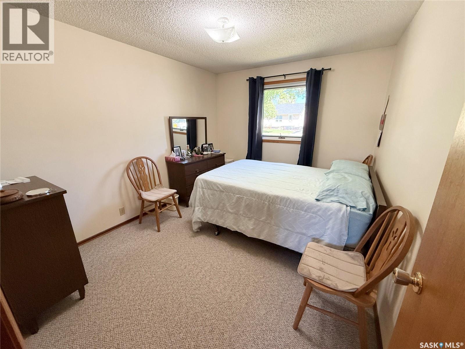 521 Elizabeth Street, Weyburn, Saskatchewan  S4H 1S5 - Photo 16 - SK038827
