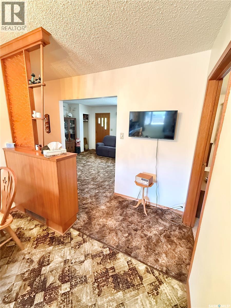 521 Elizabeth Street, Weyburn, Saskatchewan  S4H 1S5 - Photo 9 - SK038827