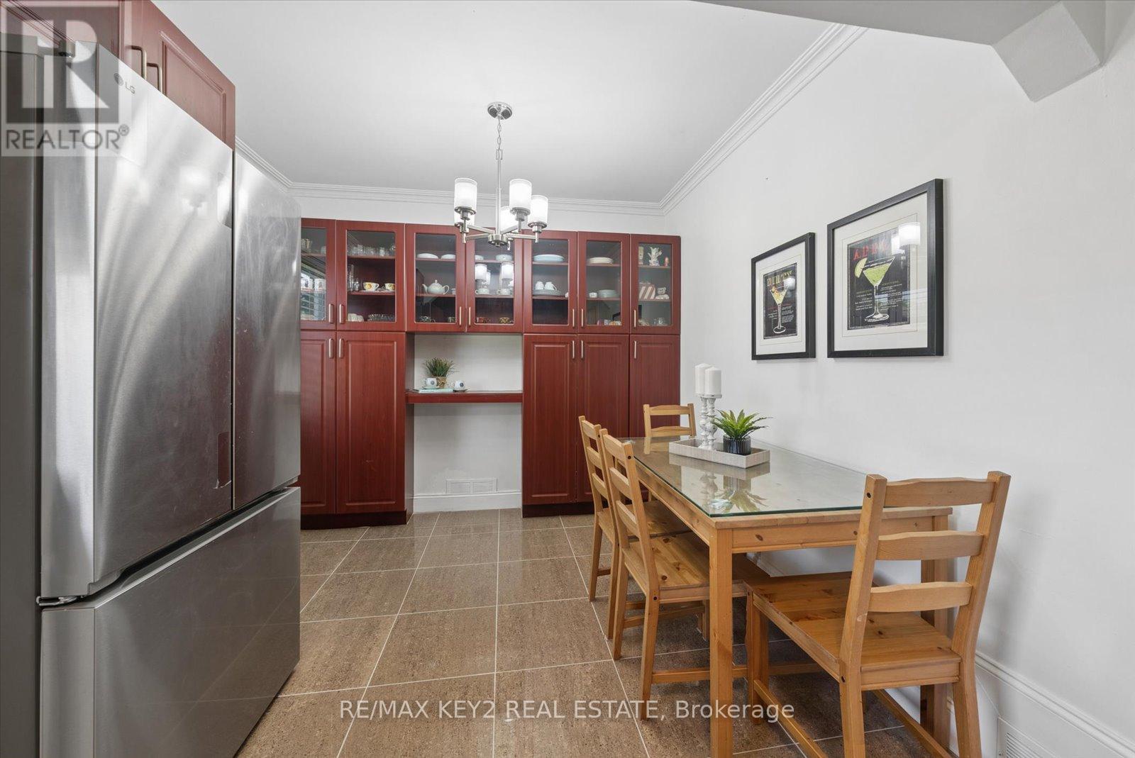 18 Jodphur Avenue, Toronto, Ontario  M9M 2J4 - Photo 12 - W13421972