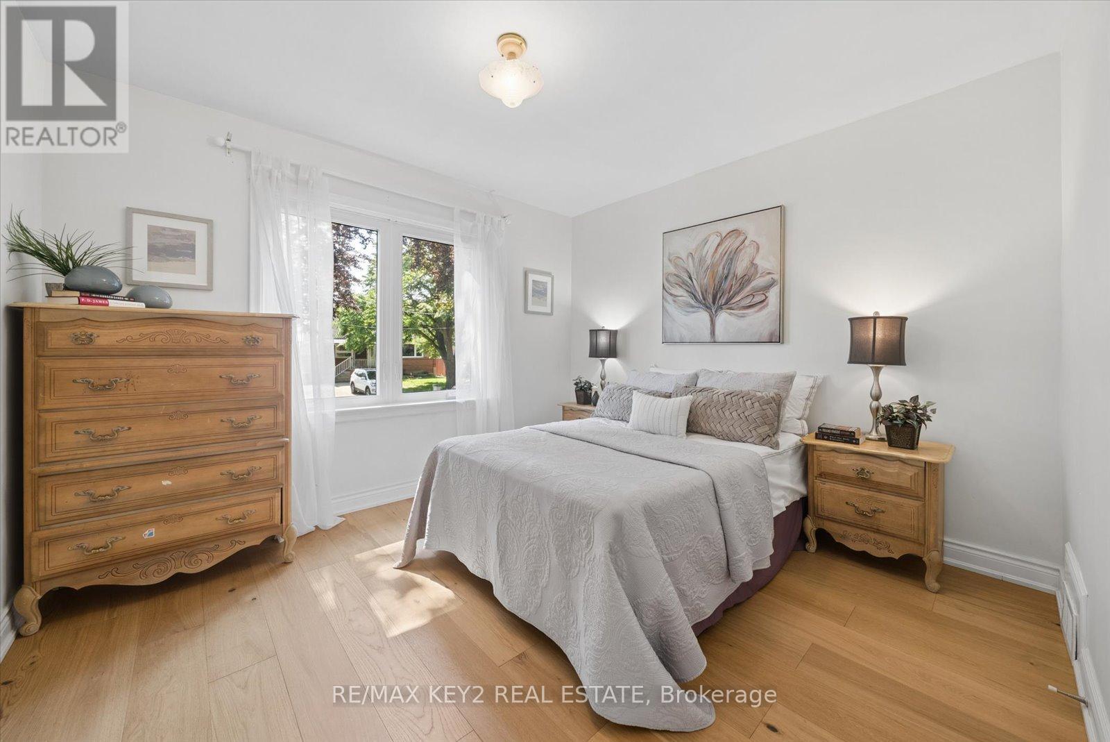 18 Jodphur Avenue, Toronto, Ontario  M9M 2J4 - Photo 13 - W13421972