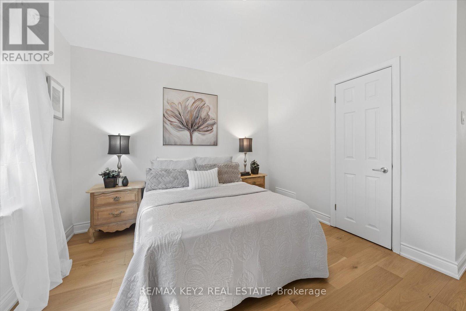 18 Jodphur Avenue, Toronto, Ontario  M9M 2J4 - Photo 14 - W13421972