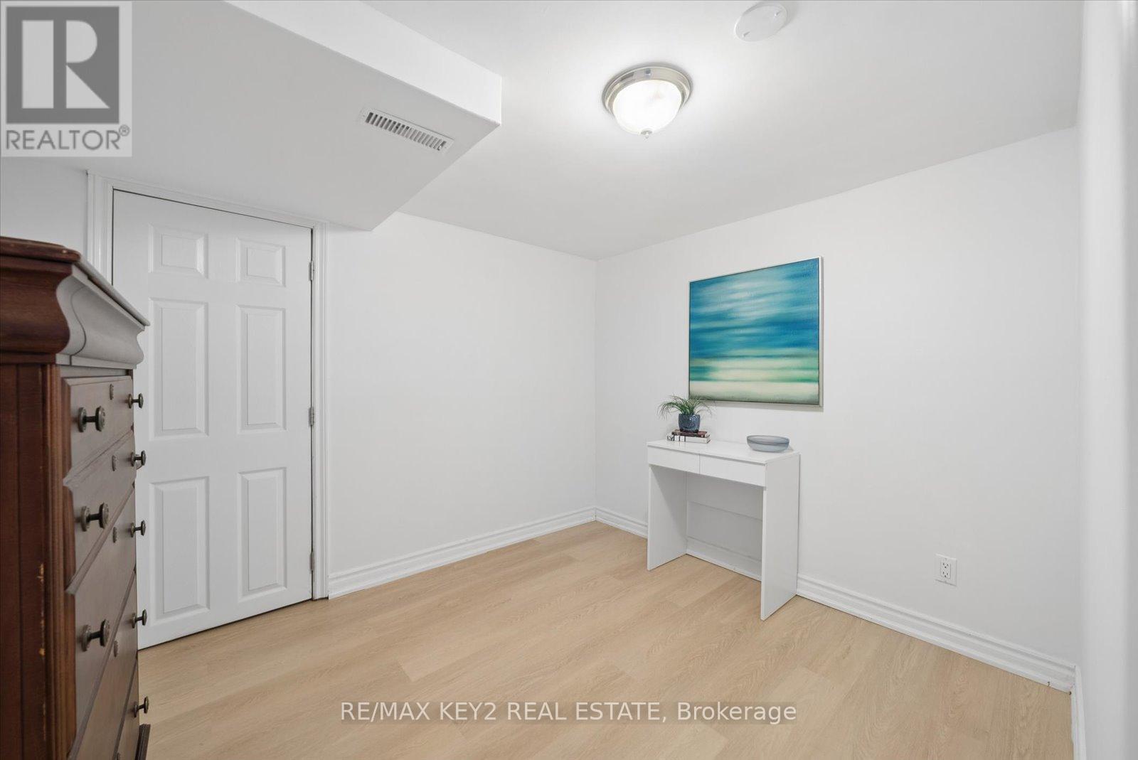 18 Jodphur Avenue, Toronto, Ontario  M9M 2J4 - Photo 28 - W13421972