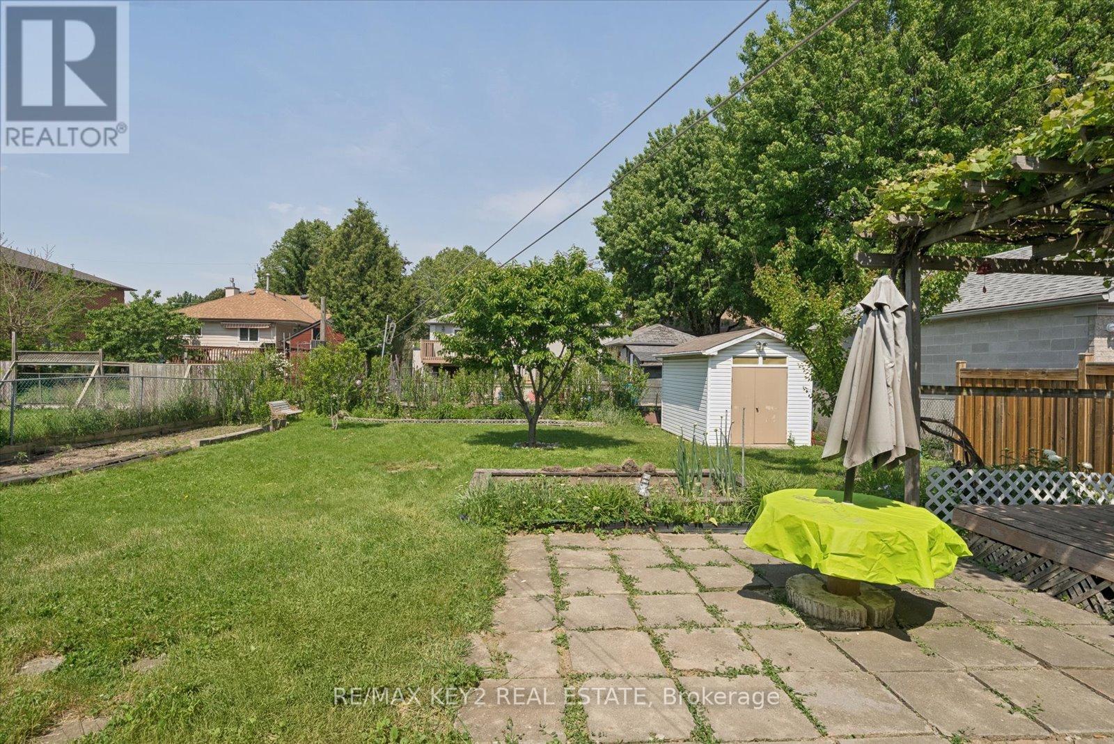 18 Jodphur Avenue, Toronto, Ontario  M9M 2J4 - Photo 34 - W13421972