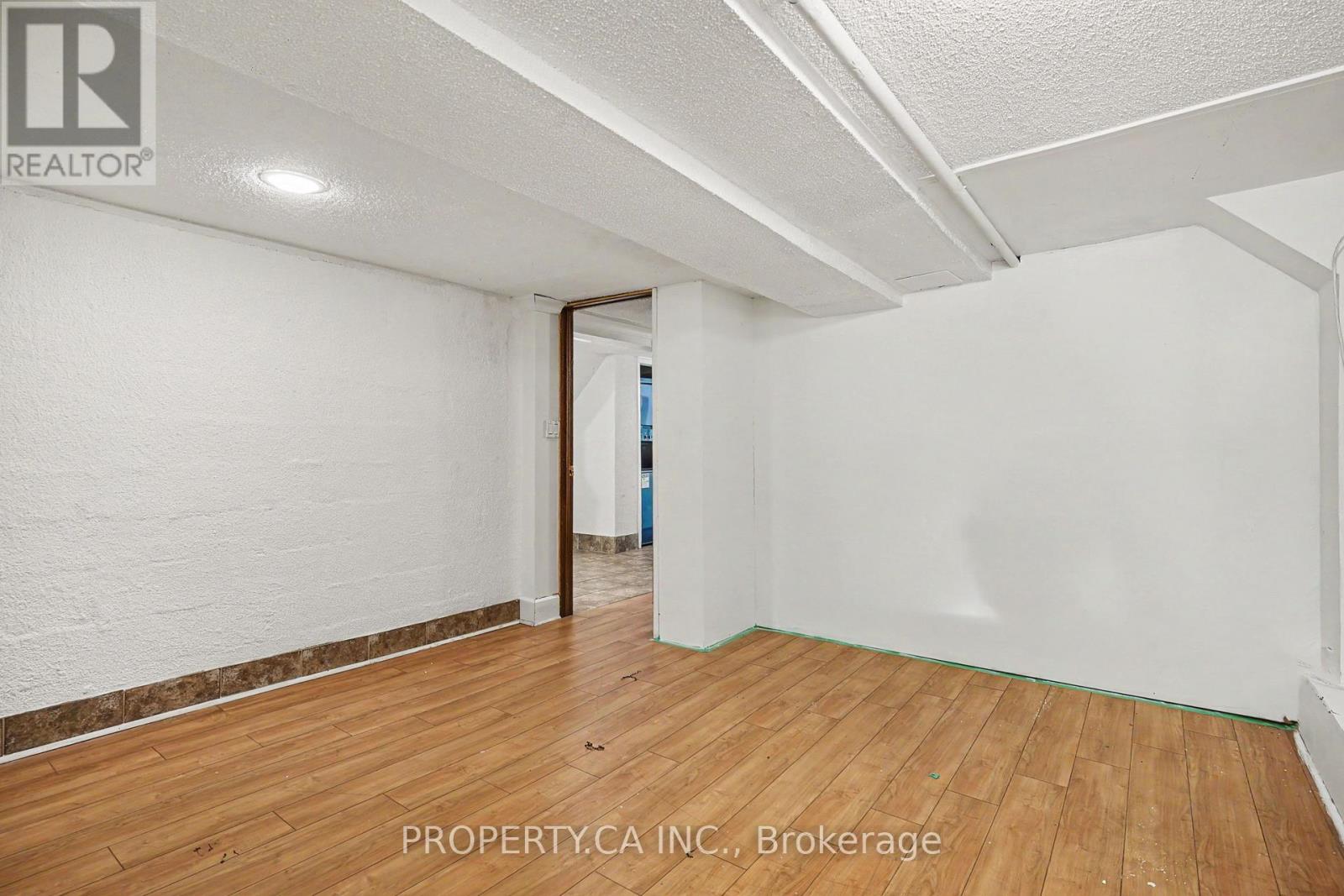 Lower - 130 Lauder Avenue, Toronto, Ontario  M6H 3E5 - Photo 10 - W13421990
