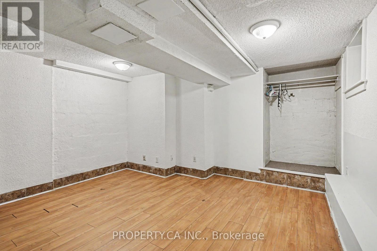 Lower - 130 Lauder Avenue, Toronto, Ontario  M6H 3E5 - Photo 12 - W13421990