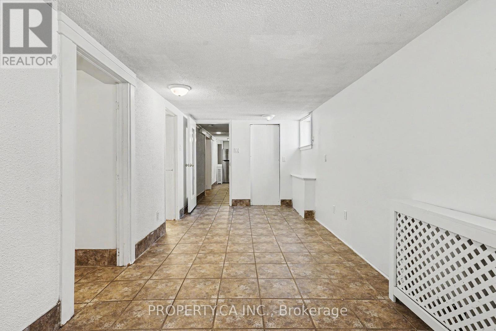 Lower - 130 Lauder Avenue, Toronto, Ontario  M6H 3E5 - Photo 4 - W13421990
