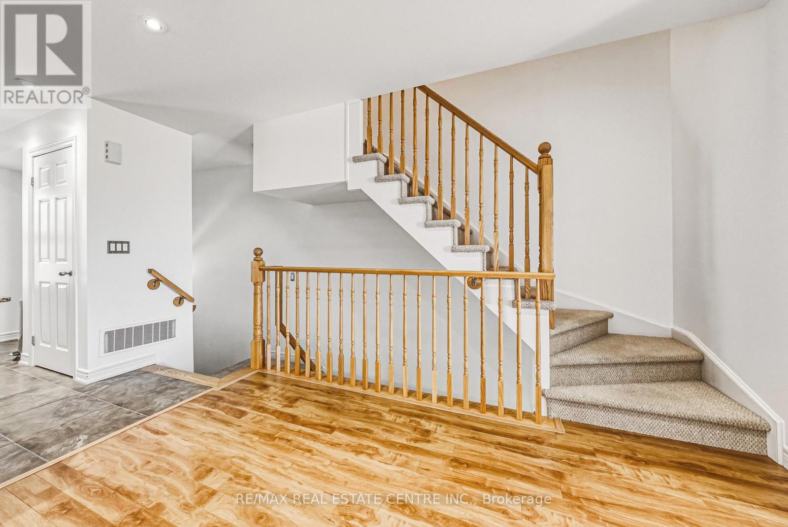 52 - 1380 Costigan Road, Milton, Ontario  L9T 8L2 - Photo 4 - W13422056