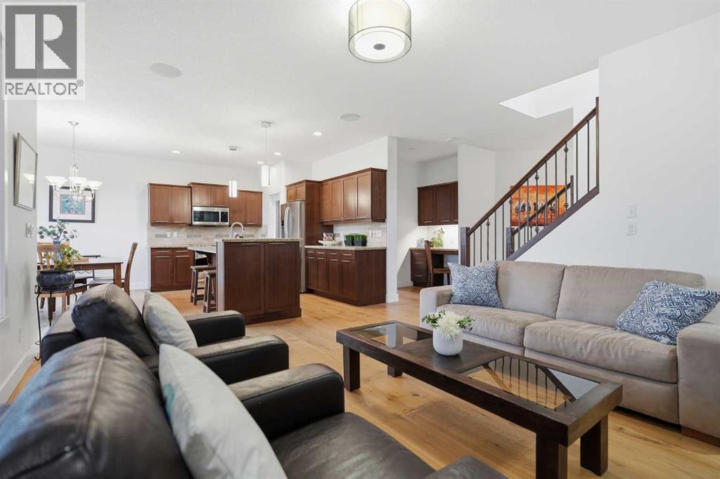 114 Cougarstone Crescent Sw, Calgary, Alberta  T3H 4Z5 - Photo 9 - A2317024