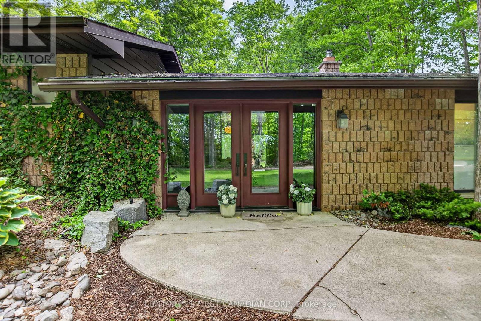 5630 Egremont Drive, Middlesex Centre, Ontario  N0M 2A0 - Photo 2 - X13422088