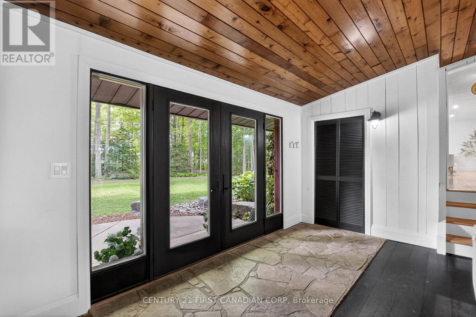 5630 Egremont Drive, Middlesex Centre, Ontario  N0M 2A0 - Photo 4 - X13422088