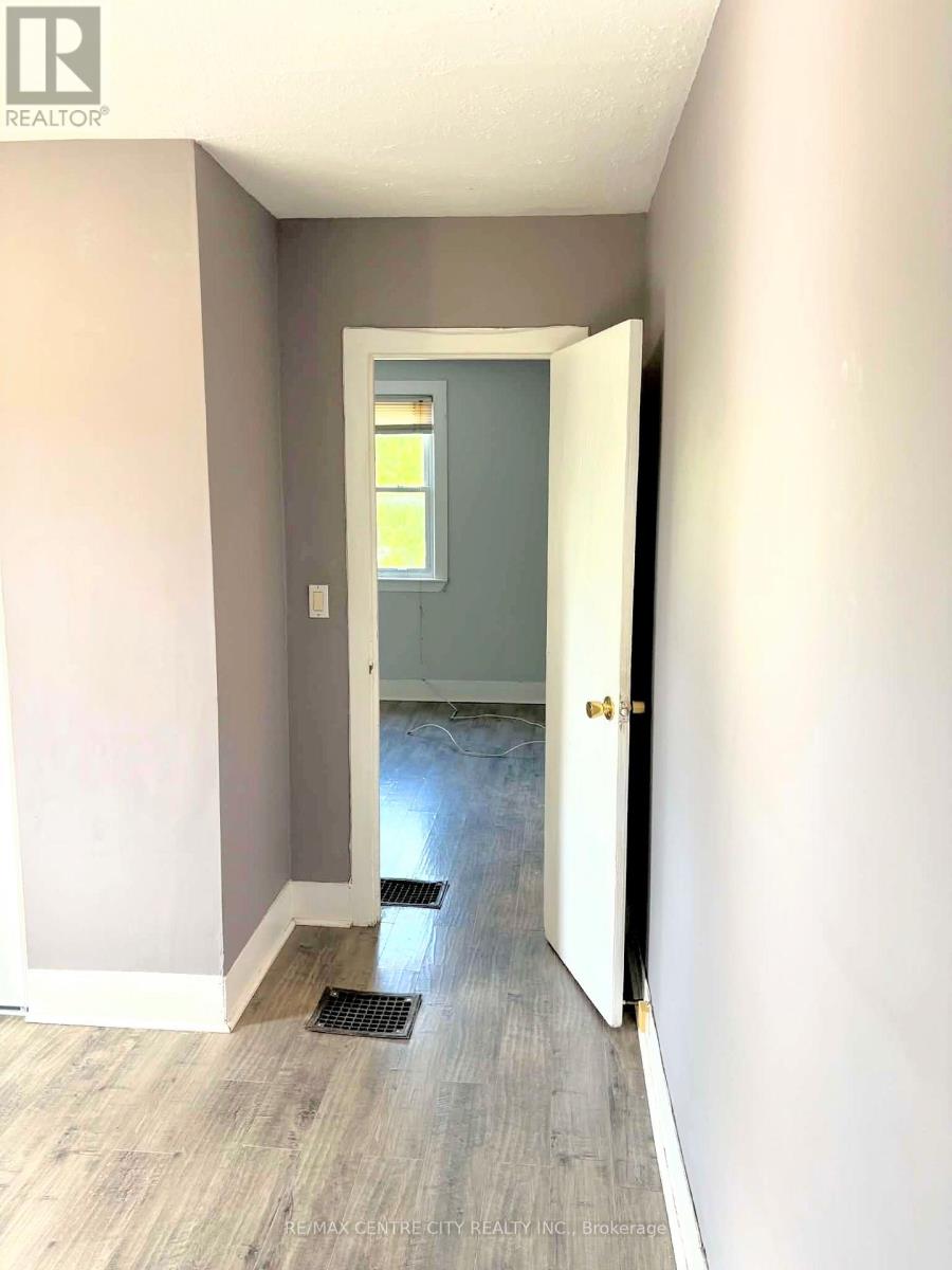 Upper - 31 Langarth Street W, London South, Ontario  N6J 1P3 - Photo 10 - X13422302