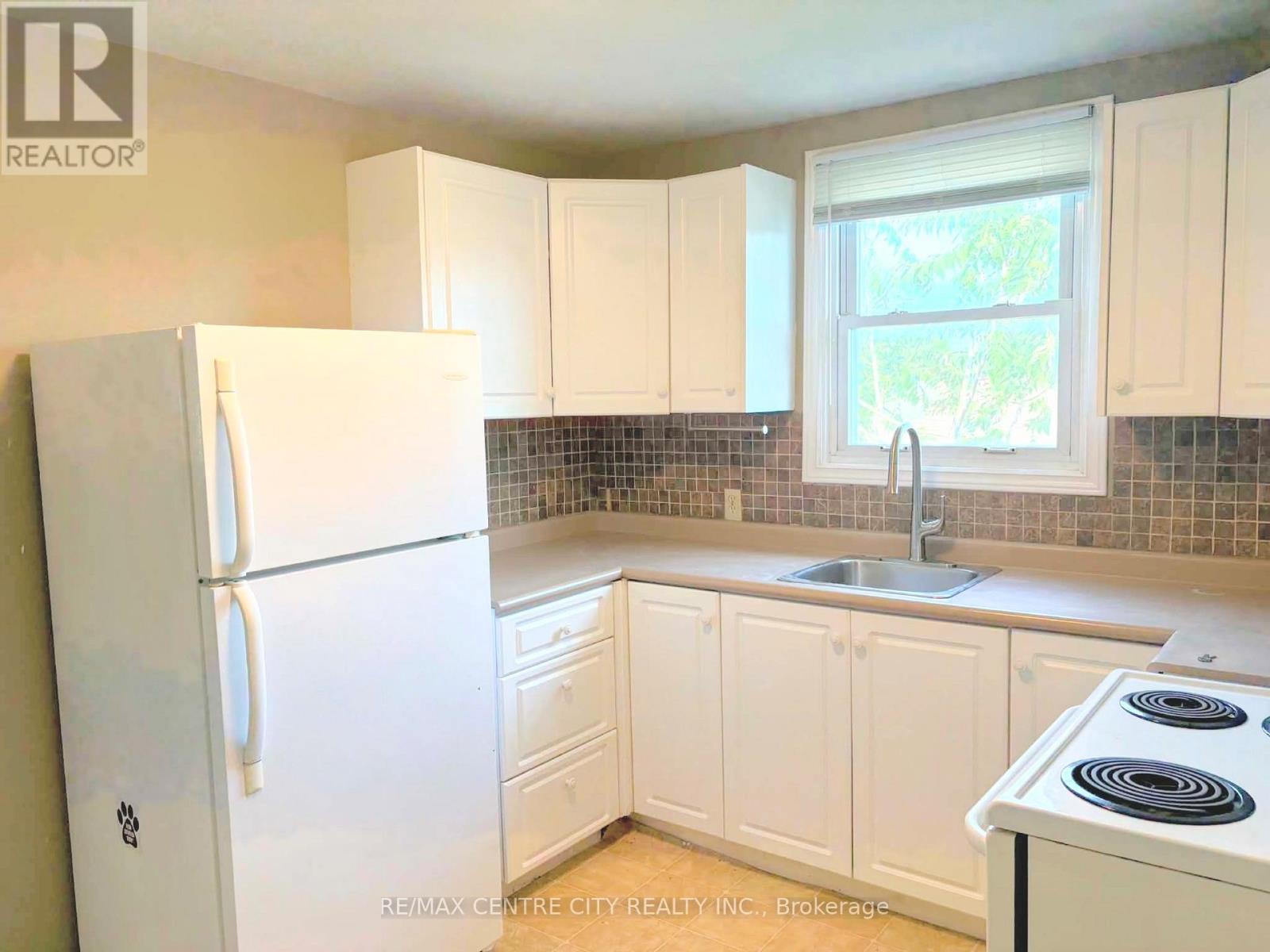 Upper - 31 Langarth Street W, London South, Ontario  N6J 1P3 - Photo 2 - X13422302