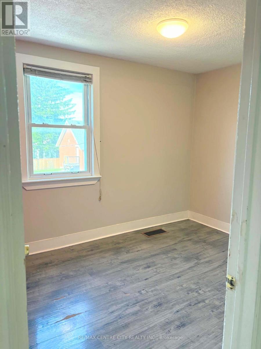Upper - 31 Langarth Street W, London South, Ontario  N6J 1P3 - Photo 6 - X13422302