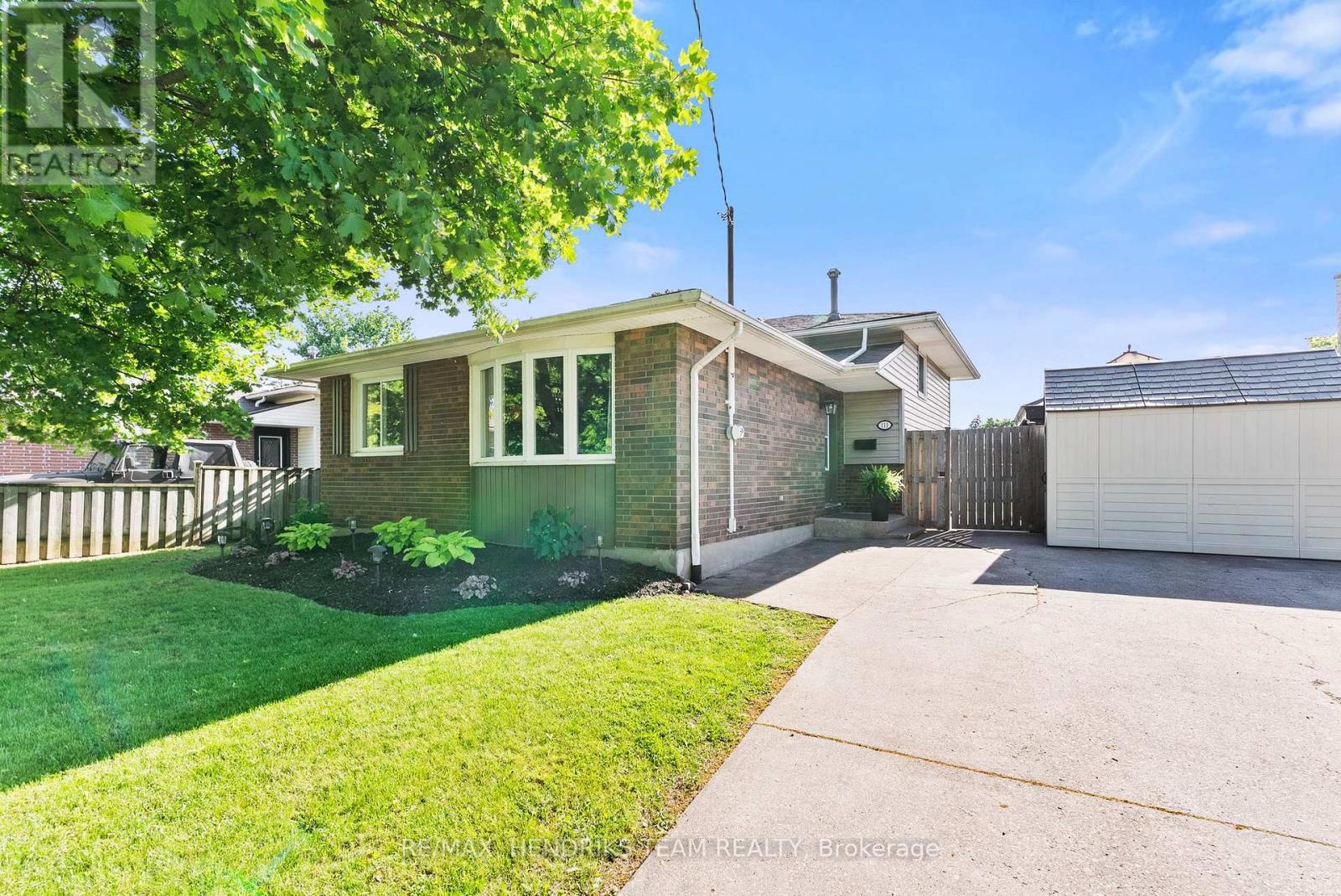 111 Meredith Drive, St. Catharines, Ontario  L2M 6C5 - Photo 2 - X13422286