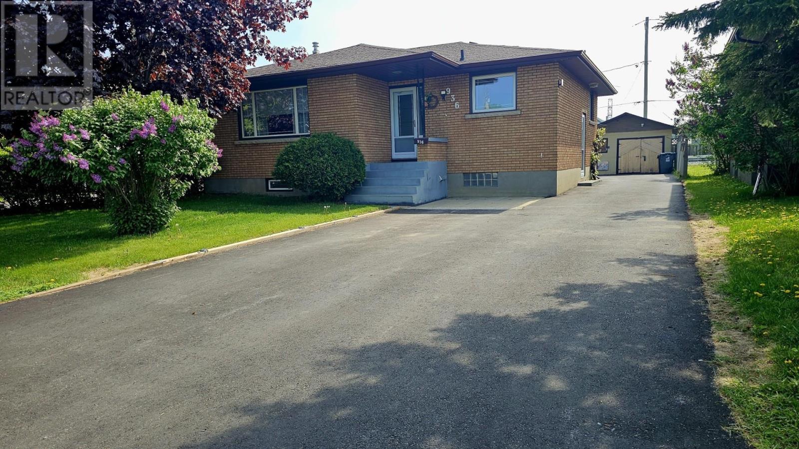 936 Broadmore Ave, Thunder Bay, Ontario  P7E 2Y5 - Photo 1 - TB2601433