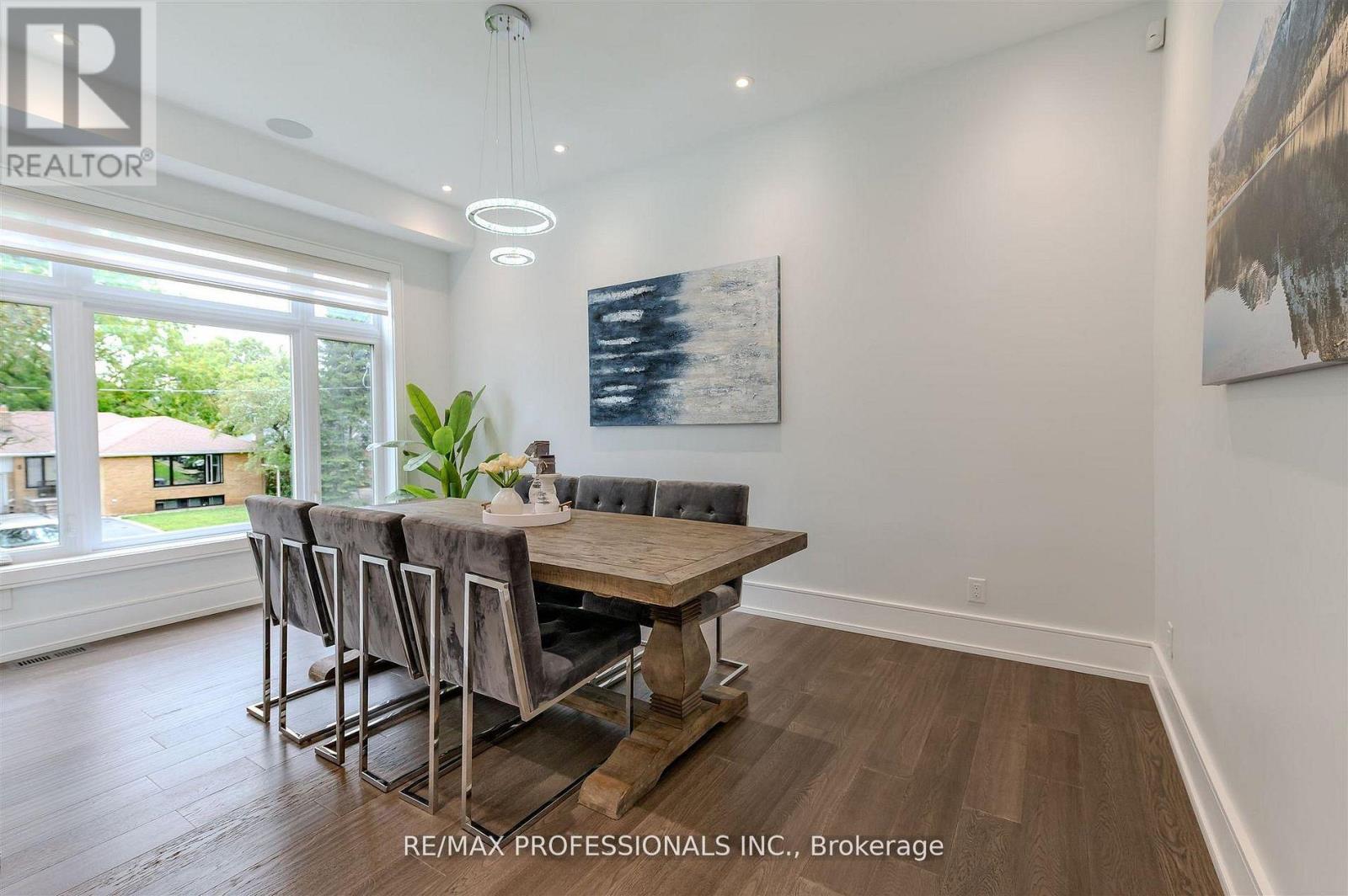 4 Dunrobin Drive, Toronto, Ontario  M9B 2S9 - Photo 9 - W13021358