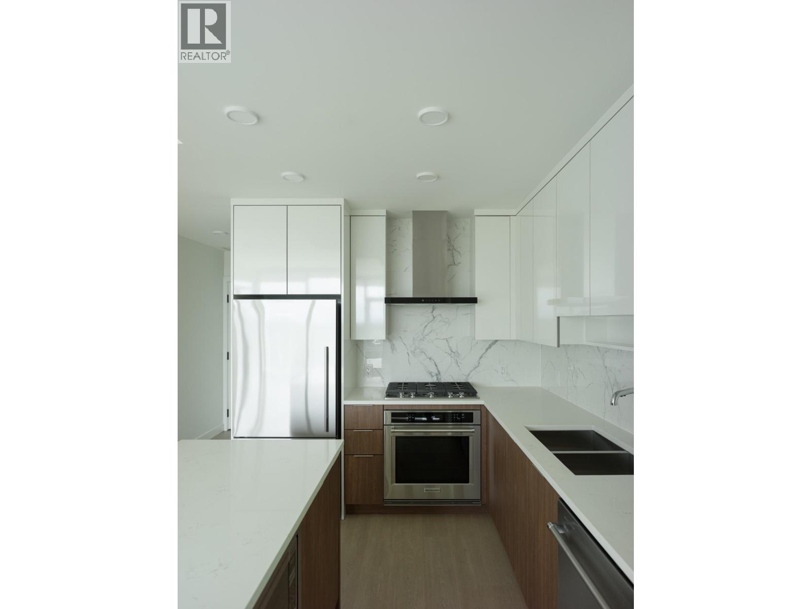 2101 699 Whiting Way, Coquitlam, British Columbia  V3J 0N7 - Photo 2 - R3130257