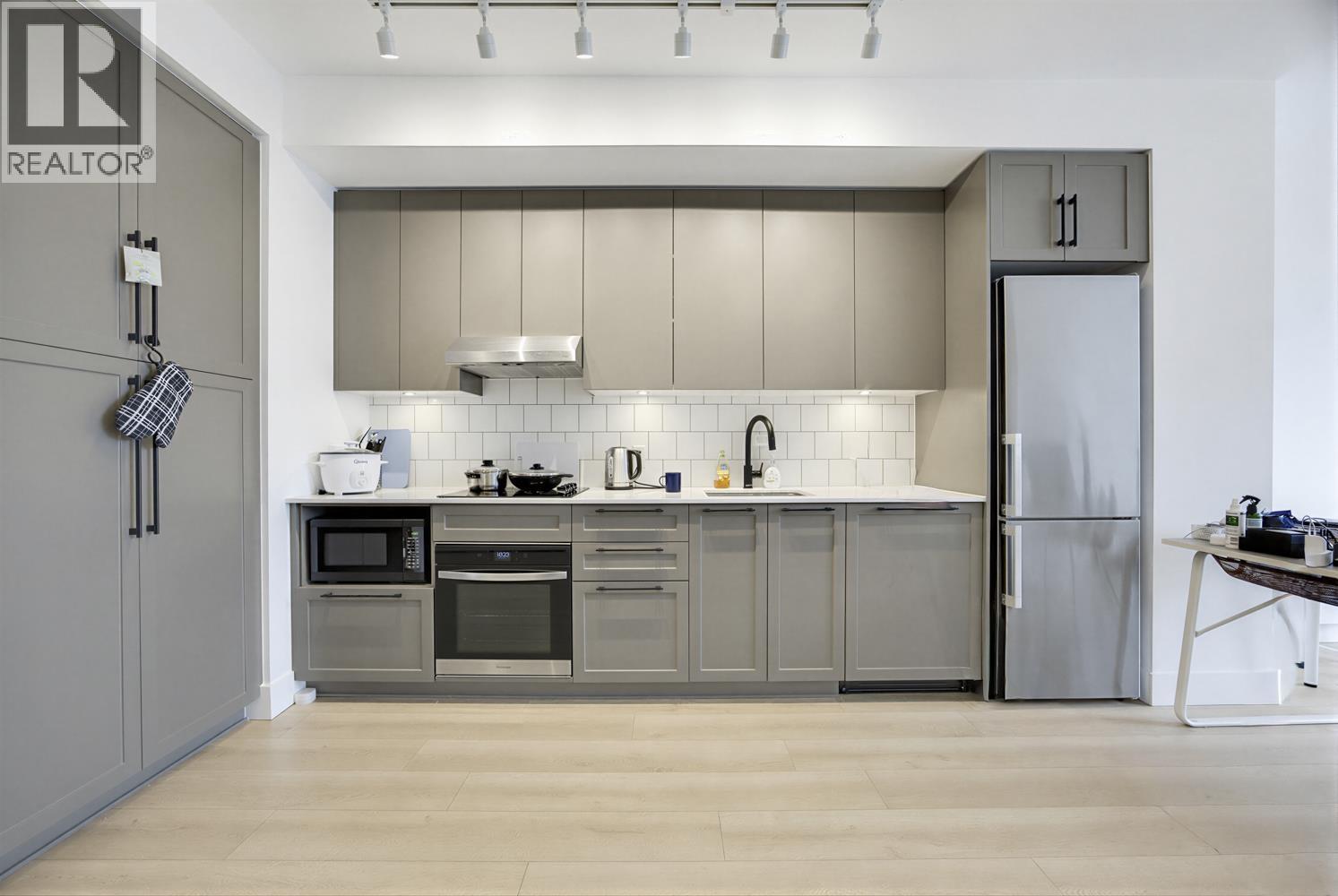 809 8750 University Crescent, Burnaby, British Columbia  V5A 0G9 - Photo 13 - R3132896