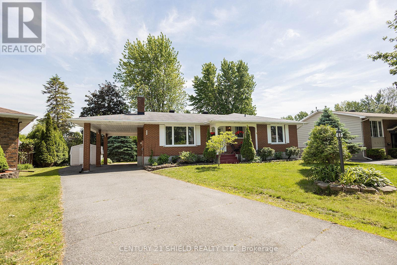 66 Valecrest Drive, Cornwall, Ontario  K6H 6E1 - Photo 2 - X13422122
