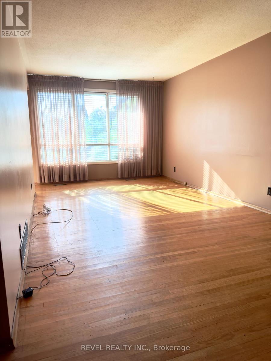 869 DOUGLAS AVENUE, Pickering, Ontario