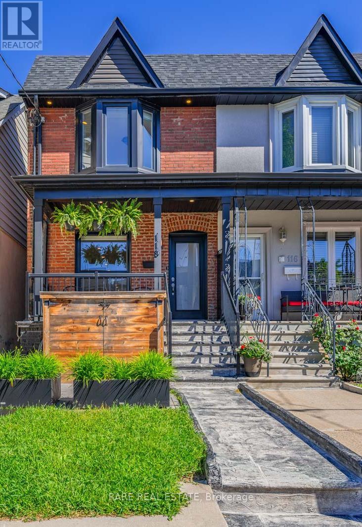 <div class="slider-price">$1,049,880</div><p>118 Mackay Avenue, Toronto, Ontario</p>