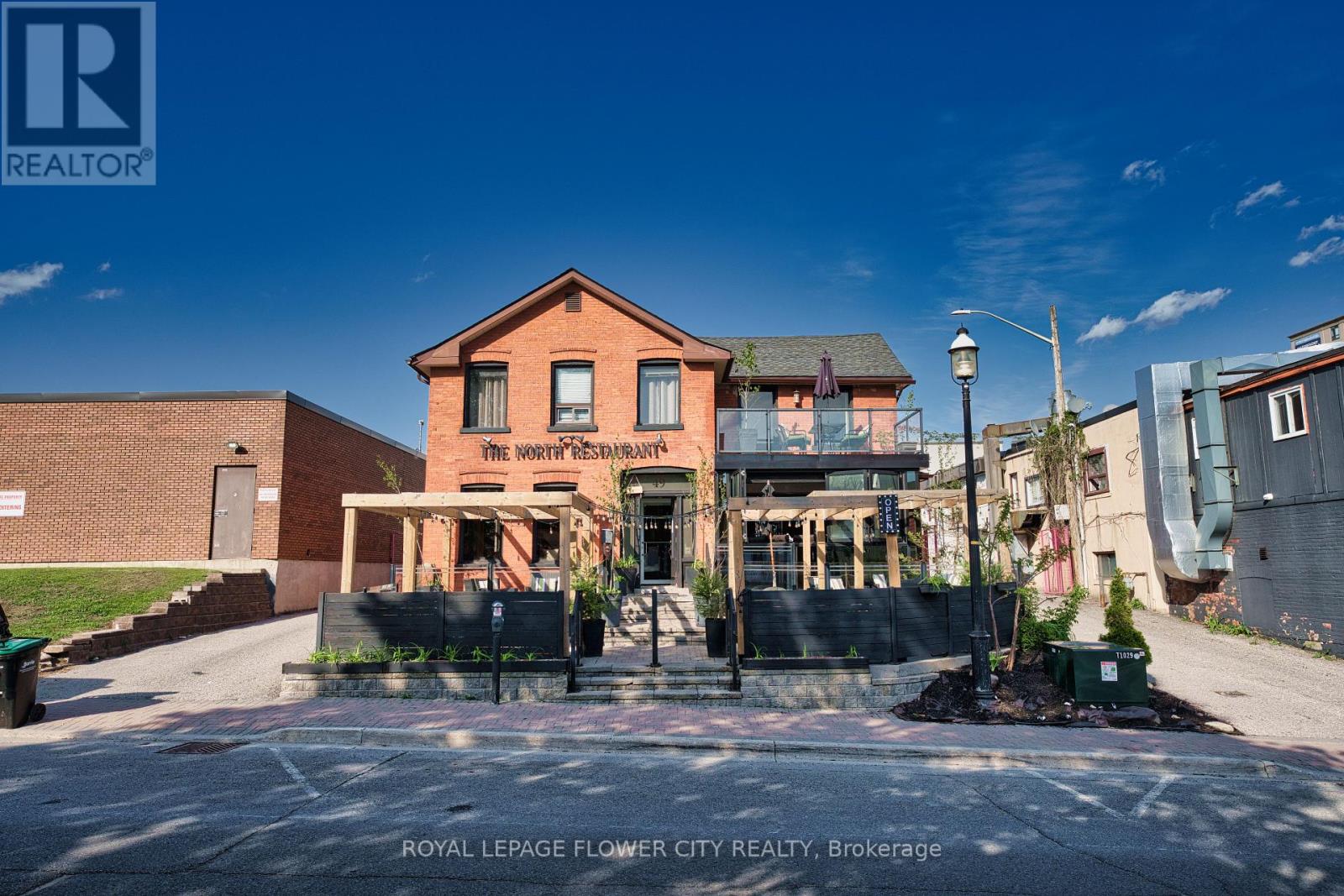 49 MARY STREET, Barrie, Ontario