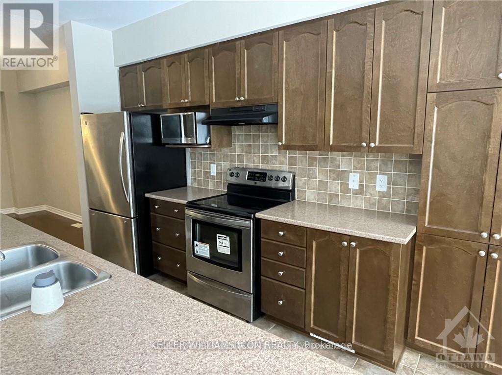 957 Fletcher Circle, Ottawa, Ontario K2T 0B9 - Photo 3 - X13422422