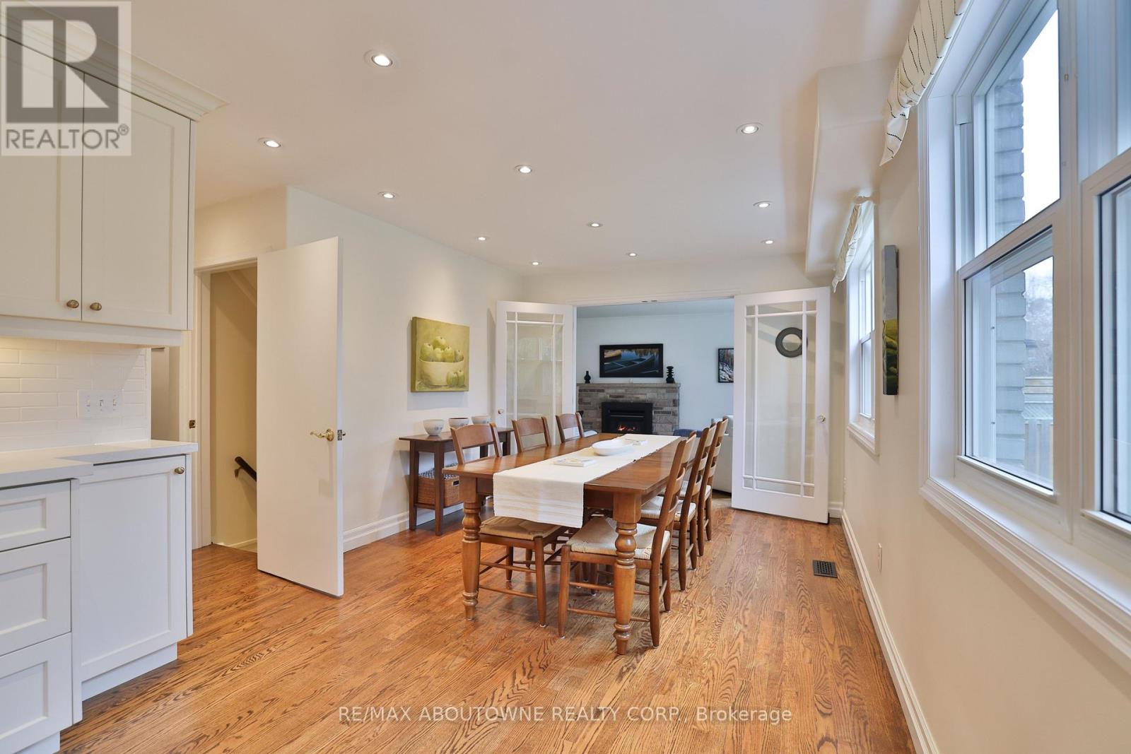 1268 Hillhurst Road, Oakville, Ontario  L6J 1X4 - Photo 12 - W12922924