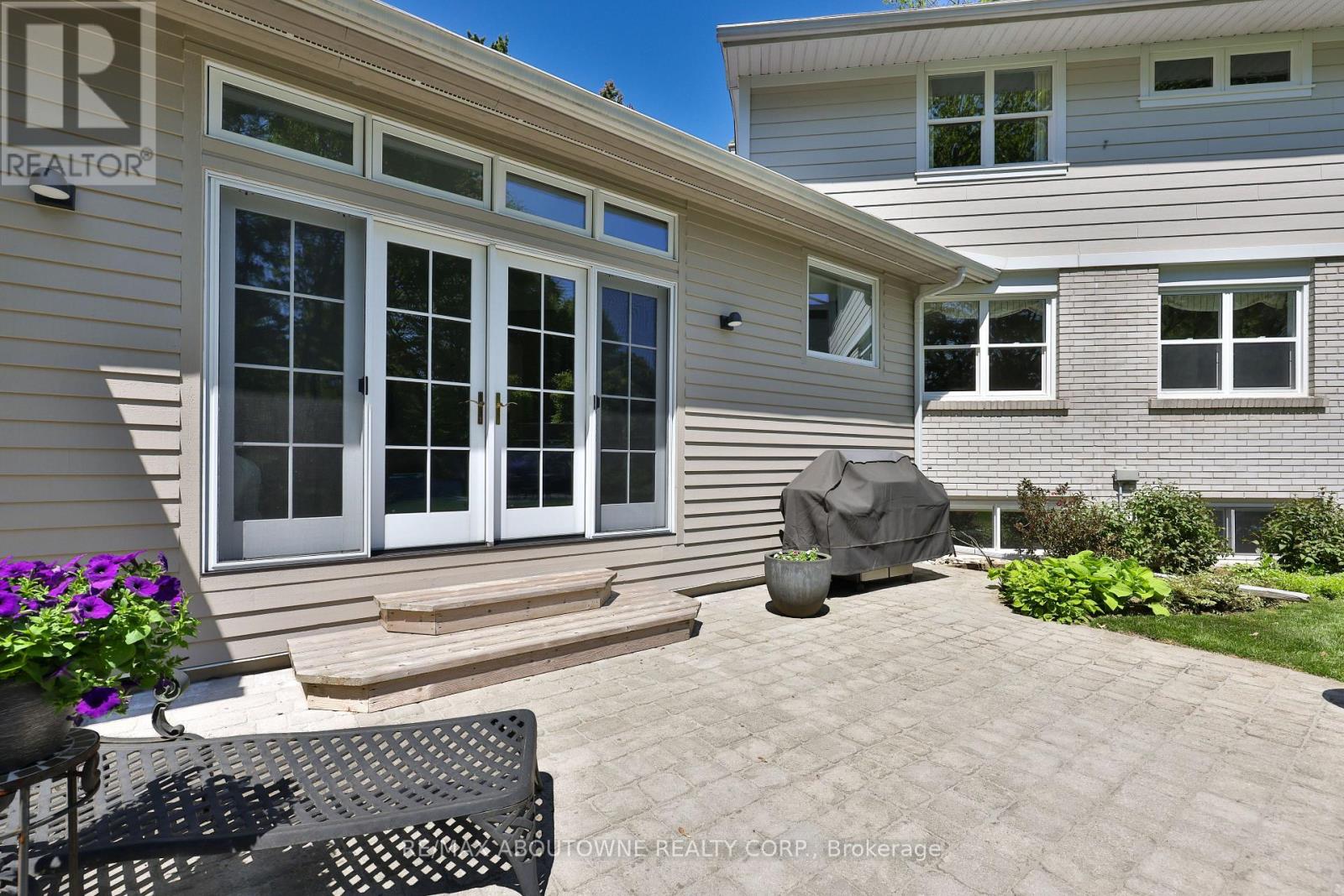 1268 Hillhurst Road, Oakville, Ontario  L6J 1X4 - Photo 45 - W12922924
