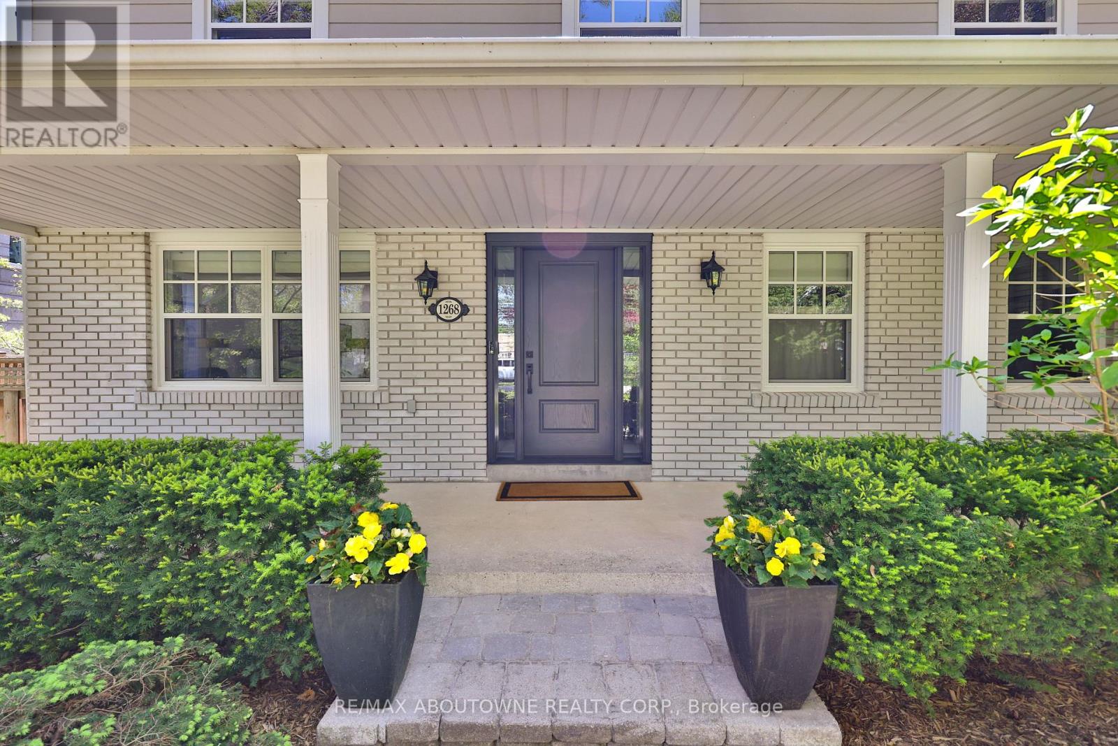 1268 Hillhurst Road, Oakville, Ontario  L6J 1X4 - Photo 6 - W12922924