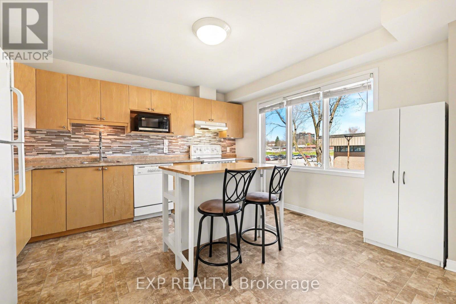 8 Barnaby Private, Ottawa, Ontario  K1K 4S4 - Photo 10 - X13236572