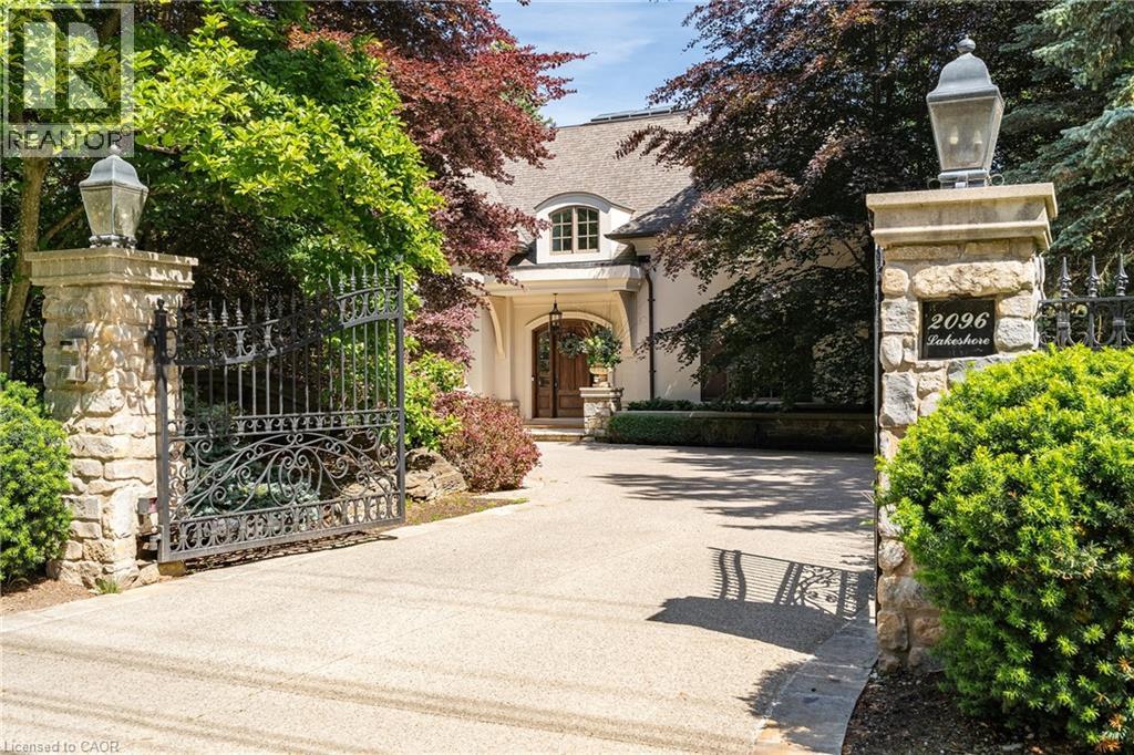 2096 LAKESHORE Road E, Oakville, Ontario