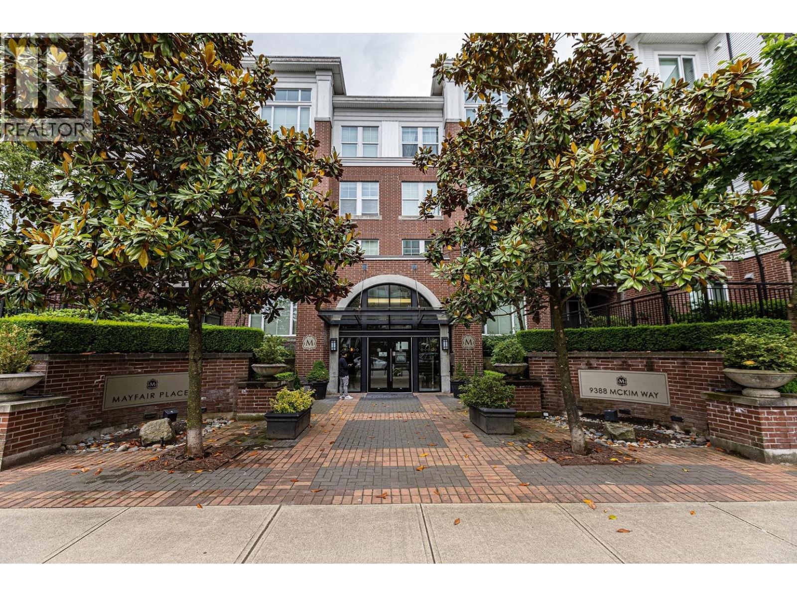 351 9388 MCKIM WAY, Richmond, British Columbia