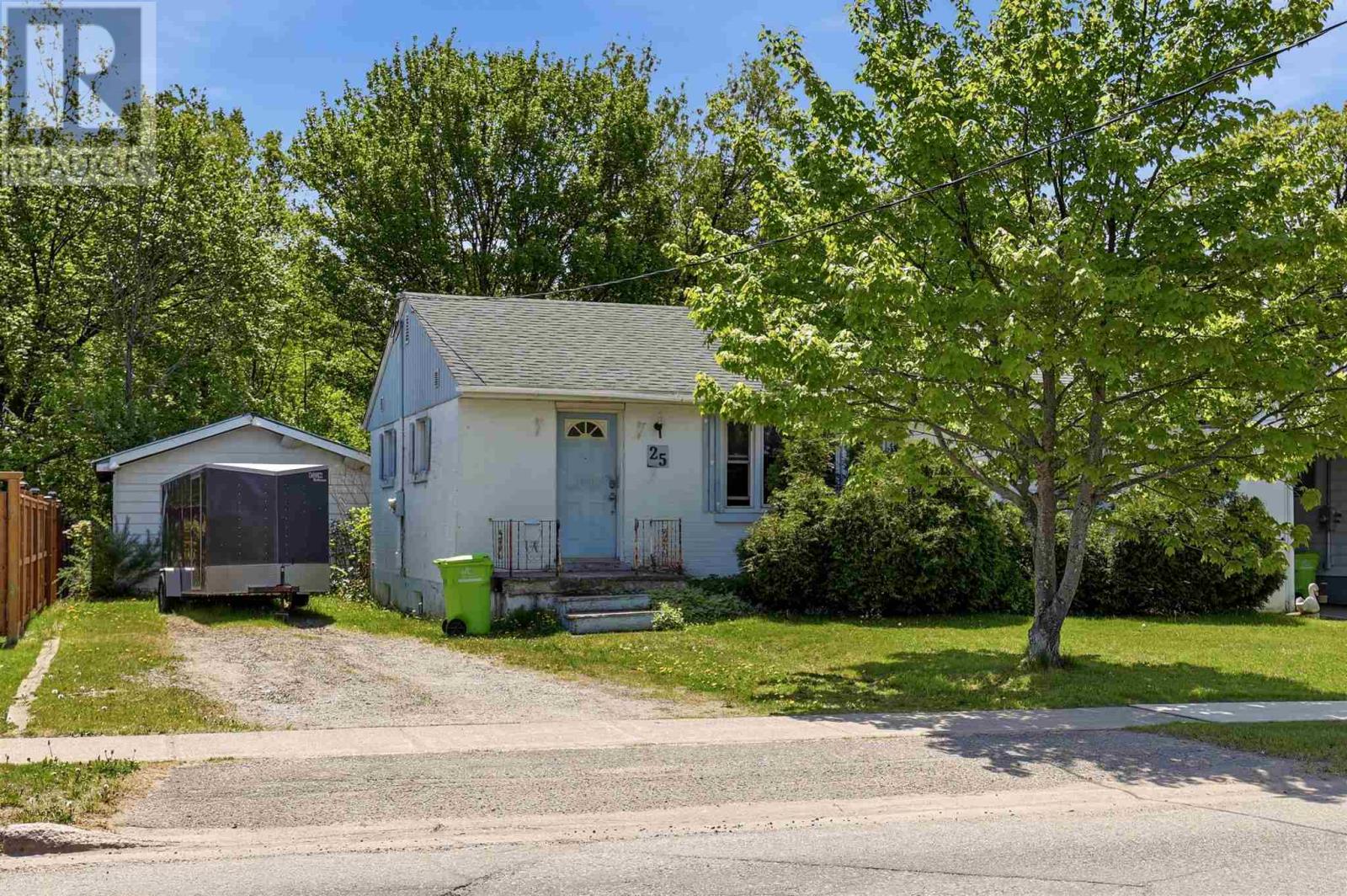 25 Elm Ave, Sault Ste. Marie, Ontario P6C 1Z1 - Photo 1 - SM261387