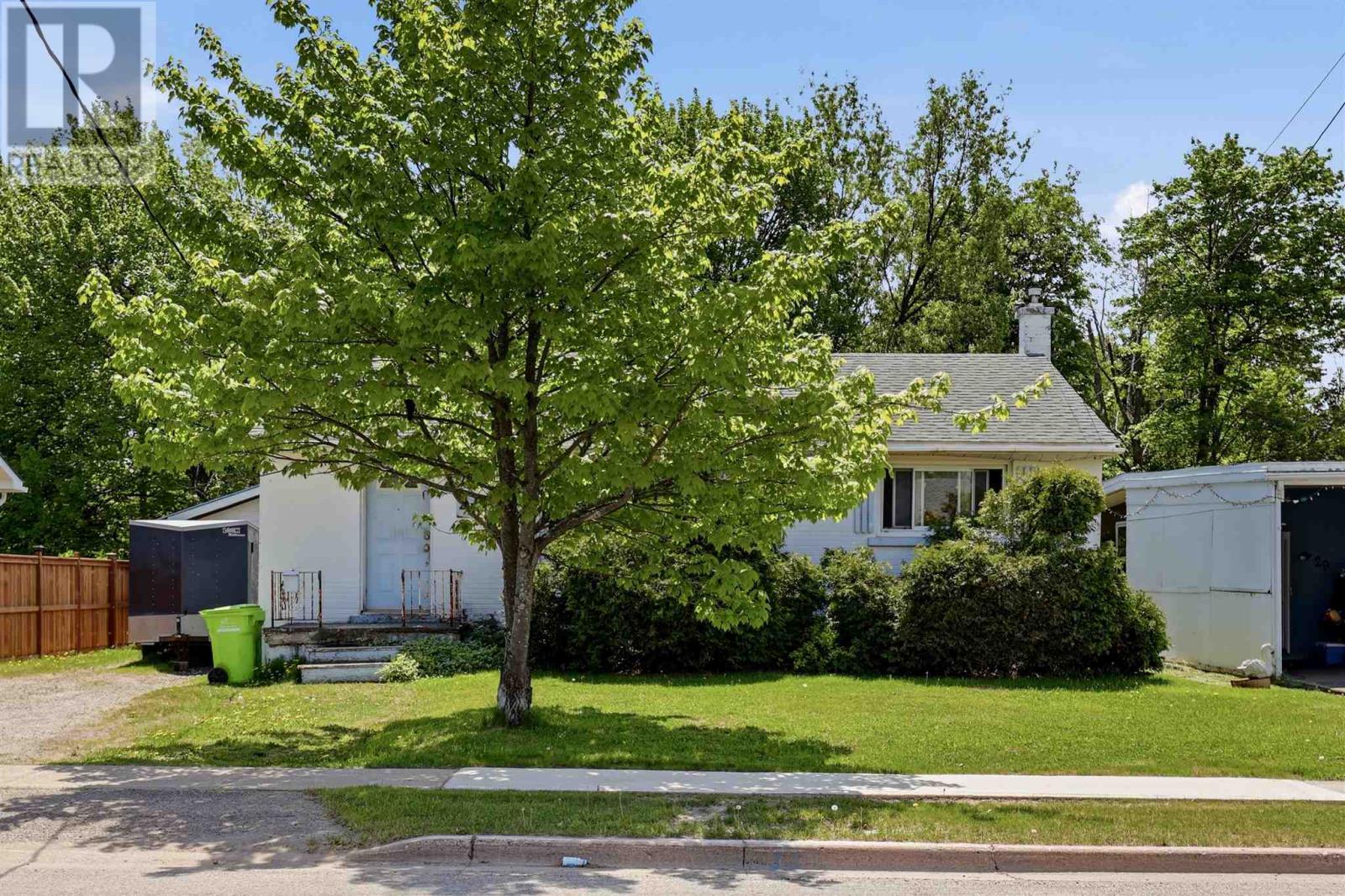 25 Elm Ave, Sault Ste. Marie, Ontario P6C 1Z1 - Photo 2 - SM261387