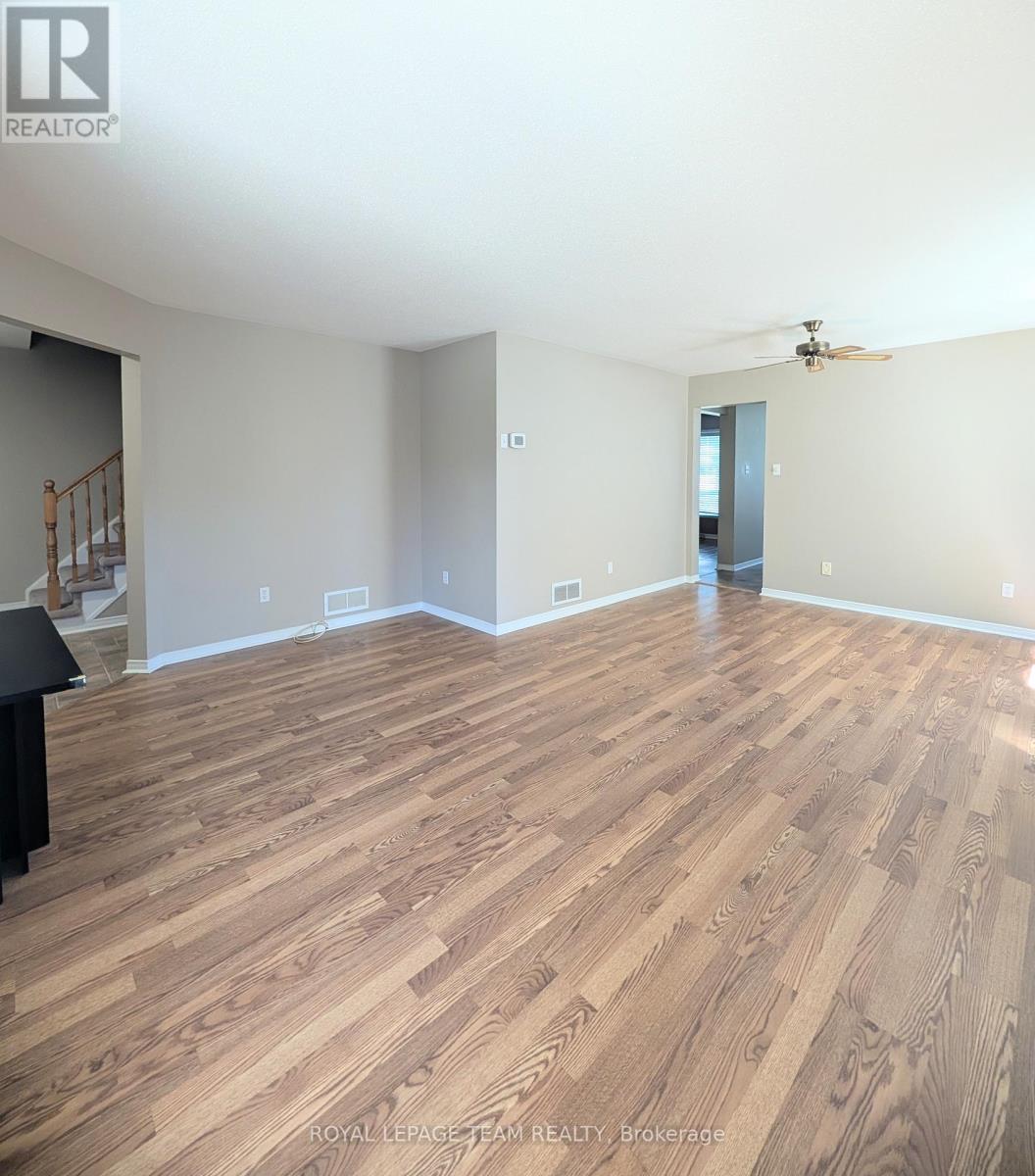 90 Moresby Drive, Ottawa, Ontario  K2M 2J6 - Photo 12 - X12915042