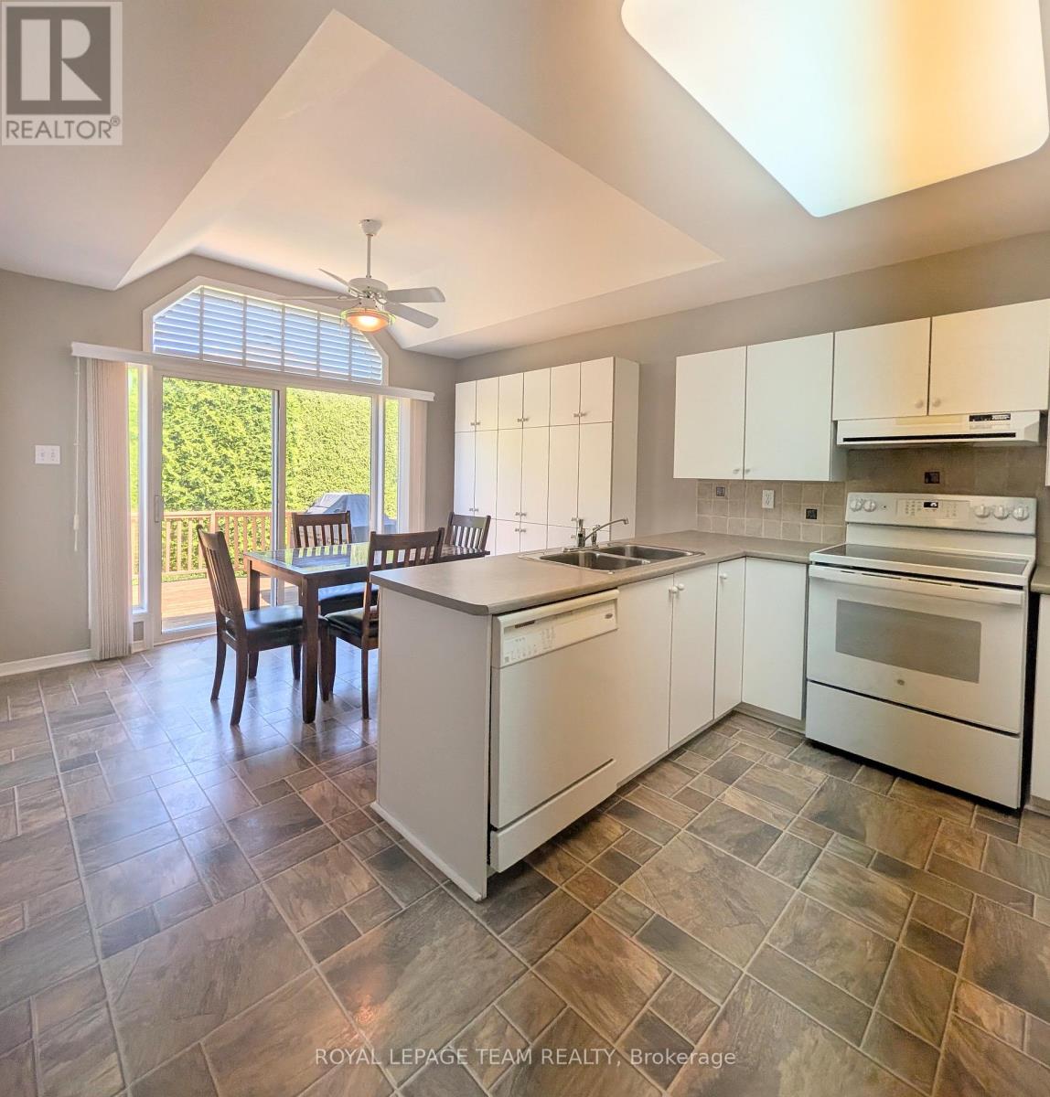 90 Moresby Drive, Ottawa, Ontario  K2M 2J6 - Photo 19 - X12915042