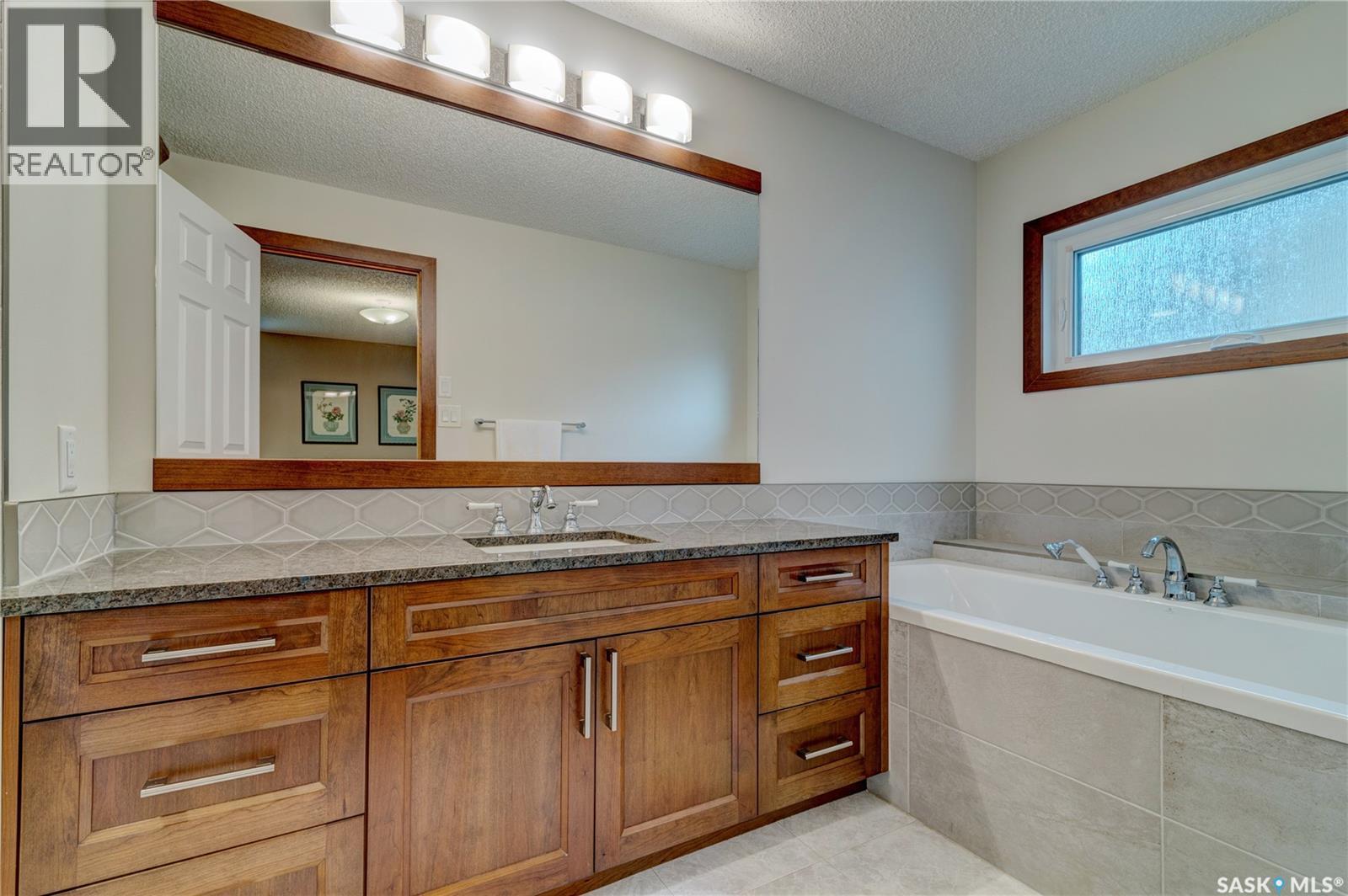 214 Par Place N, Regina, Saskatchewan  S4Y 1H3 - Photo 19 - SK038842