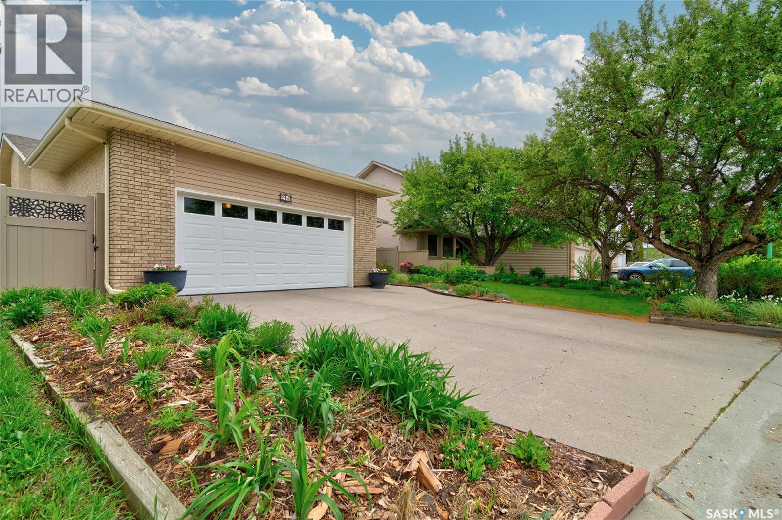 214 Par Place N, Regina, Saskatchewan  S4Y 1H3 - Photo 2 - SK038842