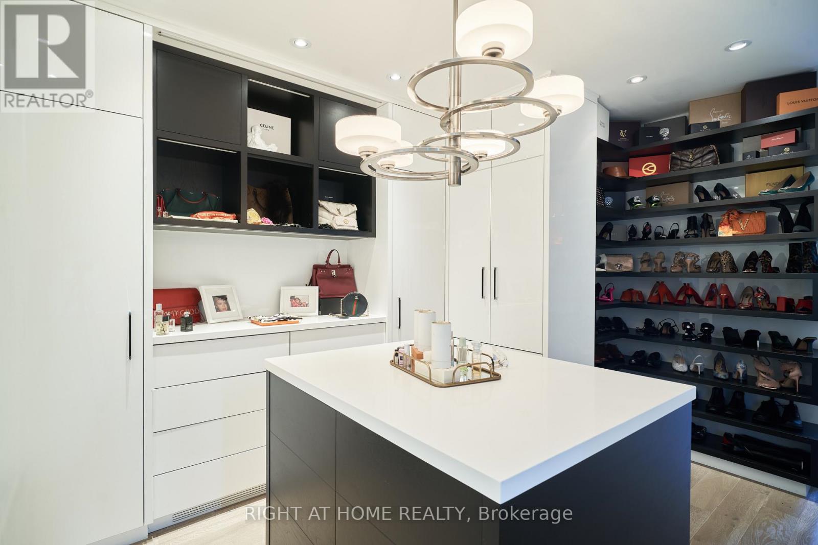 1305 Royal York Road, Toronto, Ontario  M9A 5E6 - Photo 29 - W13422460