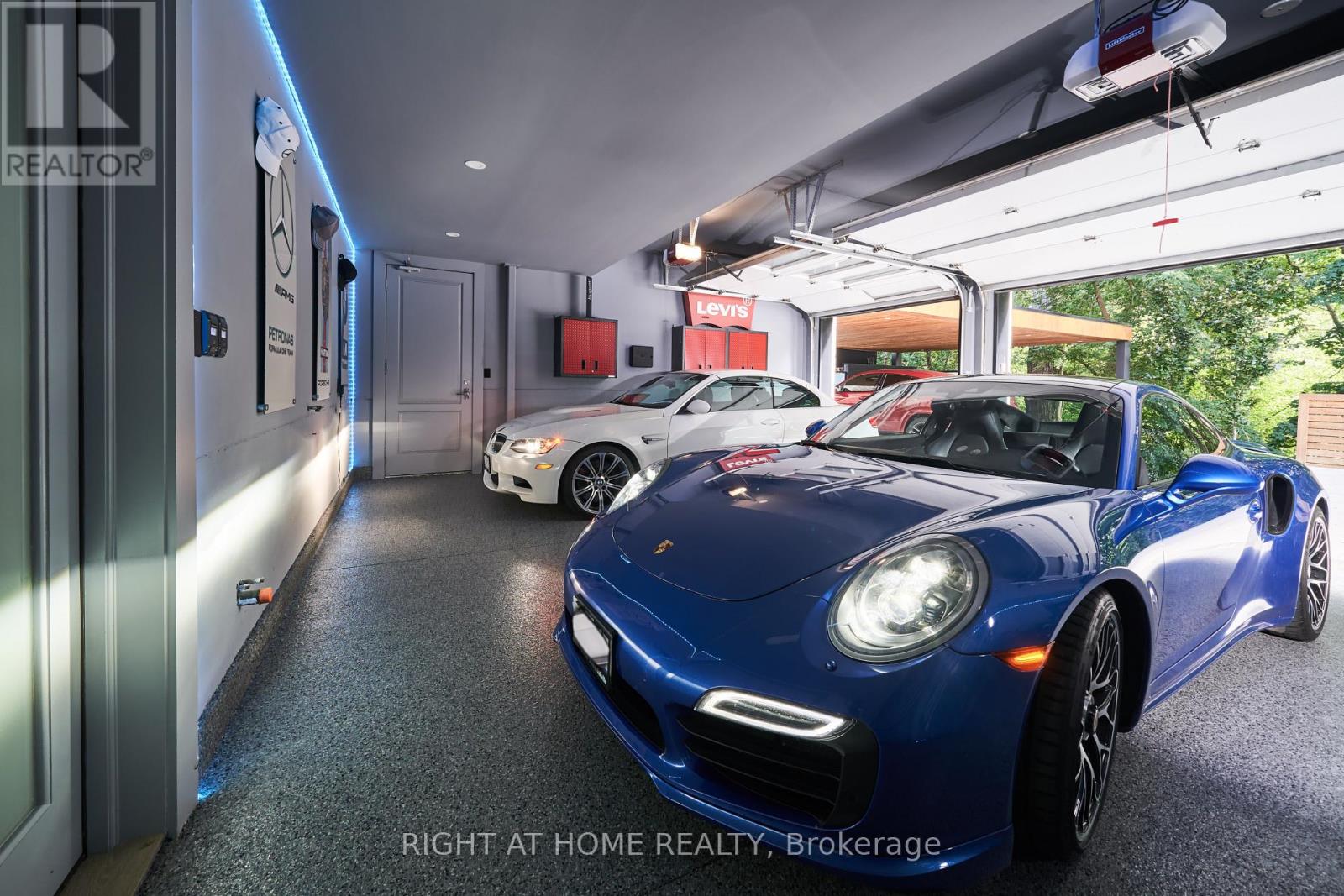 1305 Royal York Road, Toronto, Ontario  M9A 5E6 - Photo 43 - W13422460